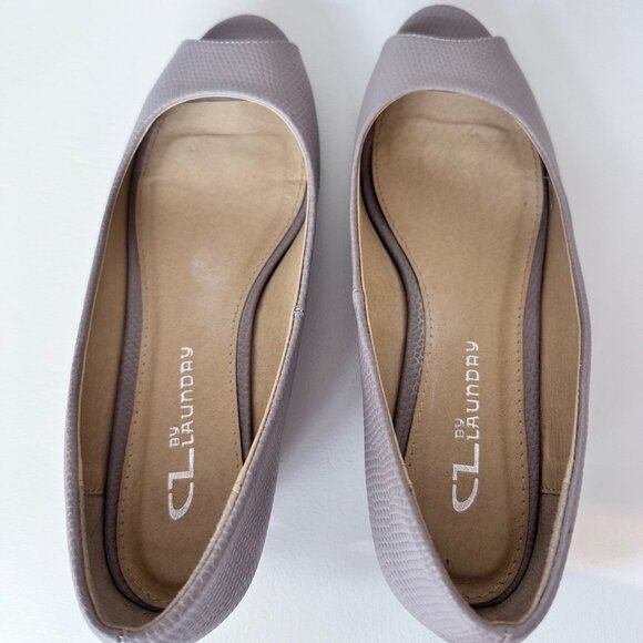 Neutral Textured Peep-Toe Wedge Size 6.5. From CL by Laundry - Picture 7 of 8